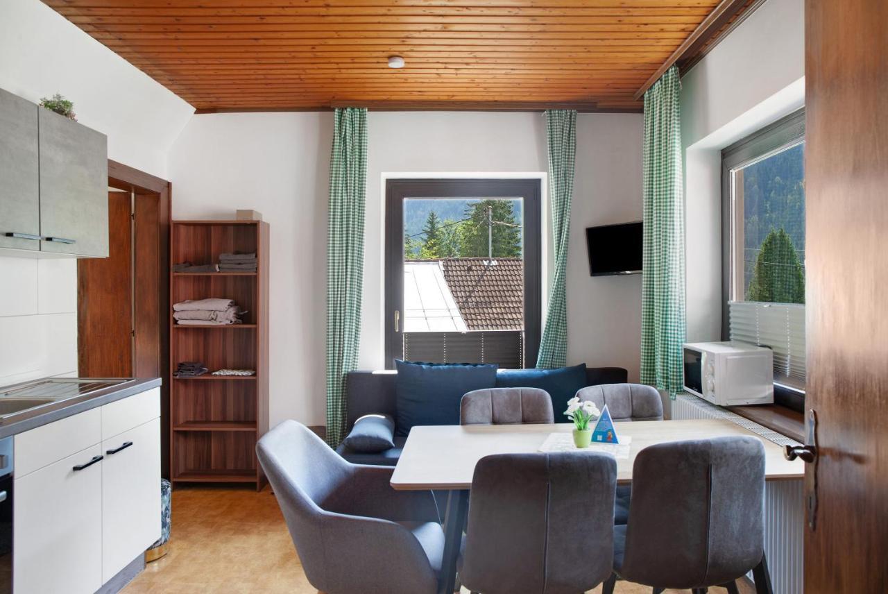 Flying Hirsch Aparthotel Stall Exterior photo